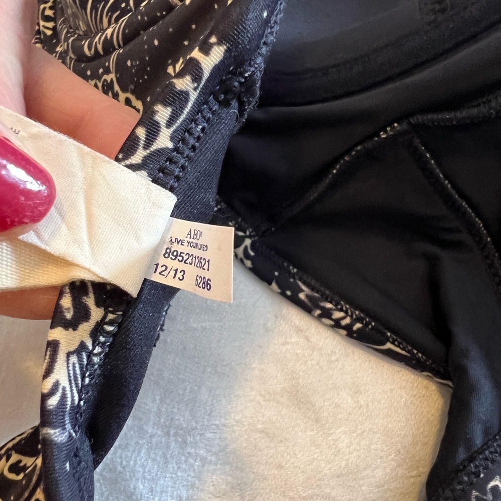American Eagle Outfitters Black and Cream Bandeau Intimates. Size Med. - Picture 9 of 15